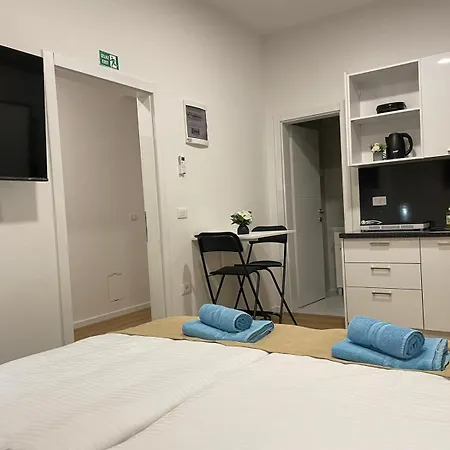 Admiral's Apartman *