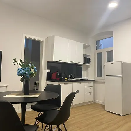 Admiral's Apartman *